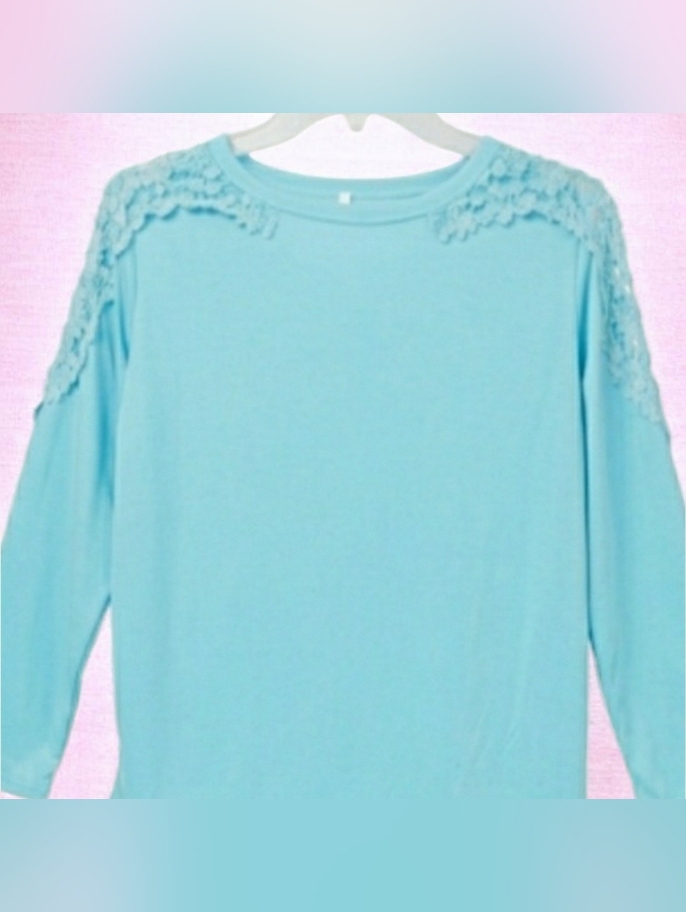 Cato's women XL  light blue lace shoulder long-sleeve top. New 7042